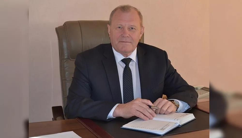 Депутаты наградили главу Калманского района вместо удаления в отставку по требованию прокуратуры