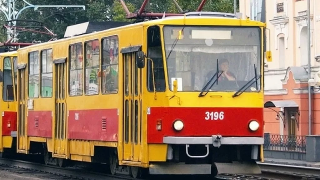 Мэрия Барнаула сообщила о временной приостановке двух трамвайных маршрутов до завершения кольца