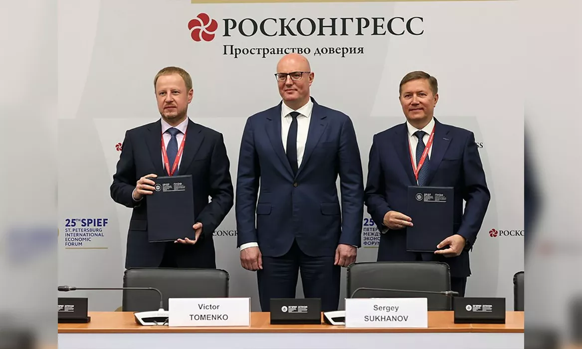 Губернаторы «двух Алтаев» заручились экономической поддержкой партнеров на полях ПМЭФ-2022