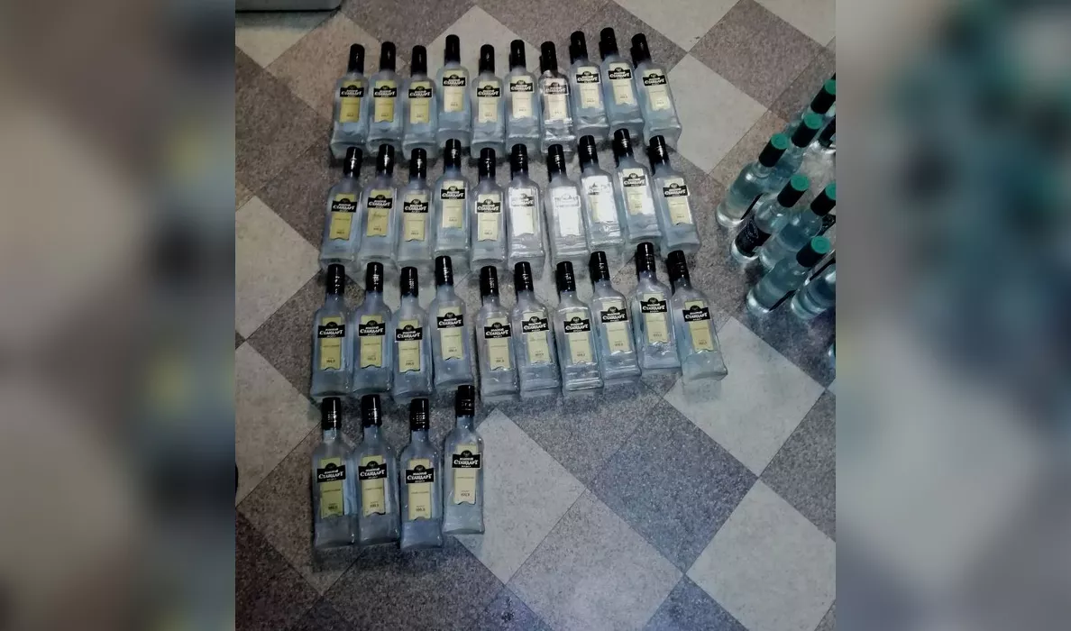 В рюмочной бывалого барнаульского торговца контрафактом снова нашли подозрительные сигареты и алкоголь (обновлено)