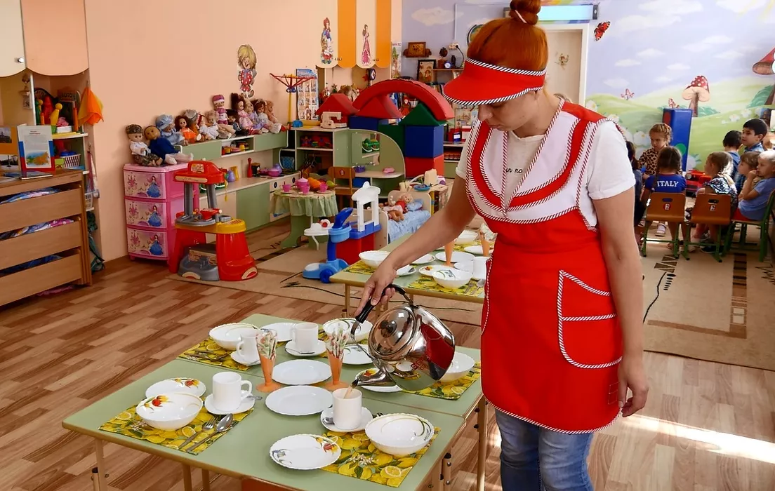Алтайские власти дали туманное объяснение отказу от повышения родительской платы за детсад