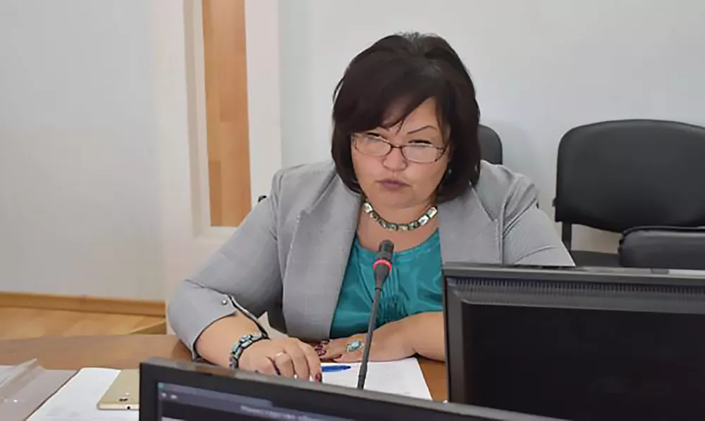 Министр образования Алтайского края поспорила с депутатами об адекватности учительских зарплат