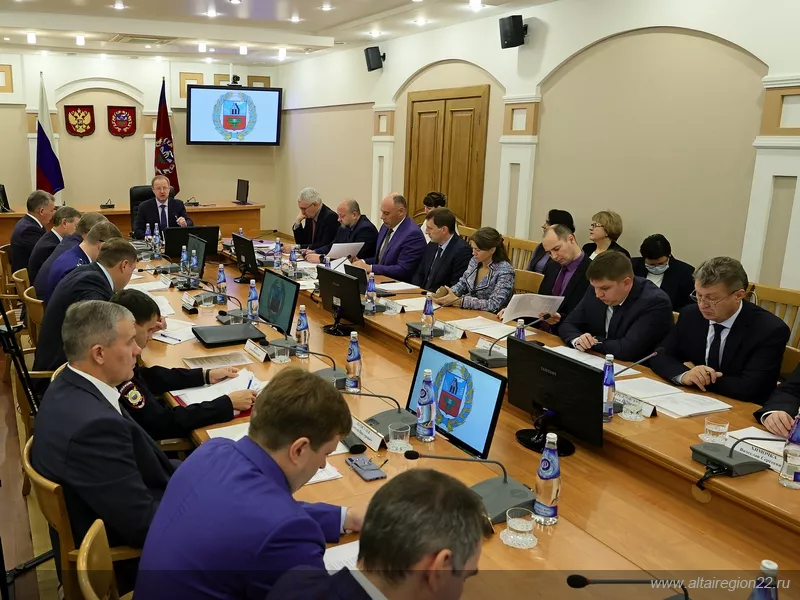 Алтайские власти спрогнозировали развитие экономики на трехлетку и параметры бюджета на 2023 год