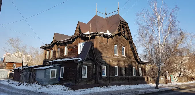 В барнаульском Доме Лесневского за время ожидания реставрации обрушилась крыша