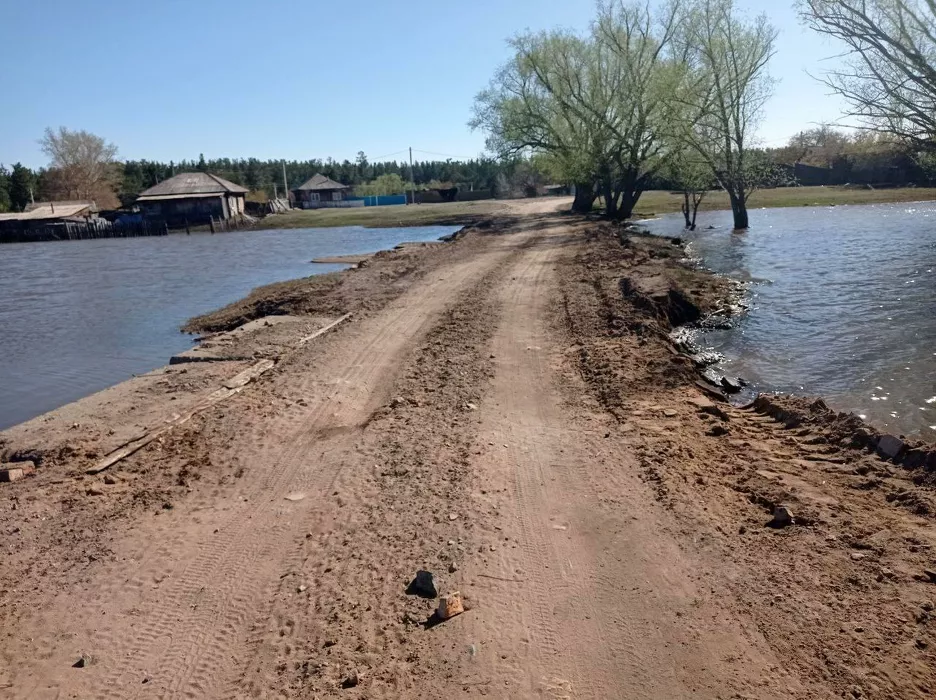 Власти Михайловского района попросили «проявить терпение» окруженных талыми водами сельчан