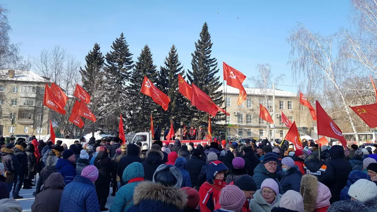В городах Алтайского края прошли митинги против роста тарифов на услуги ЖКХ