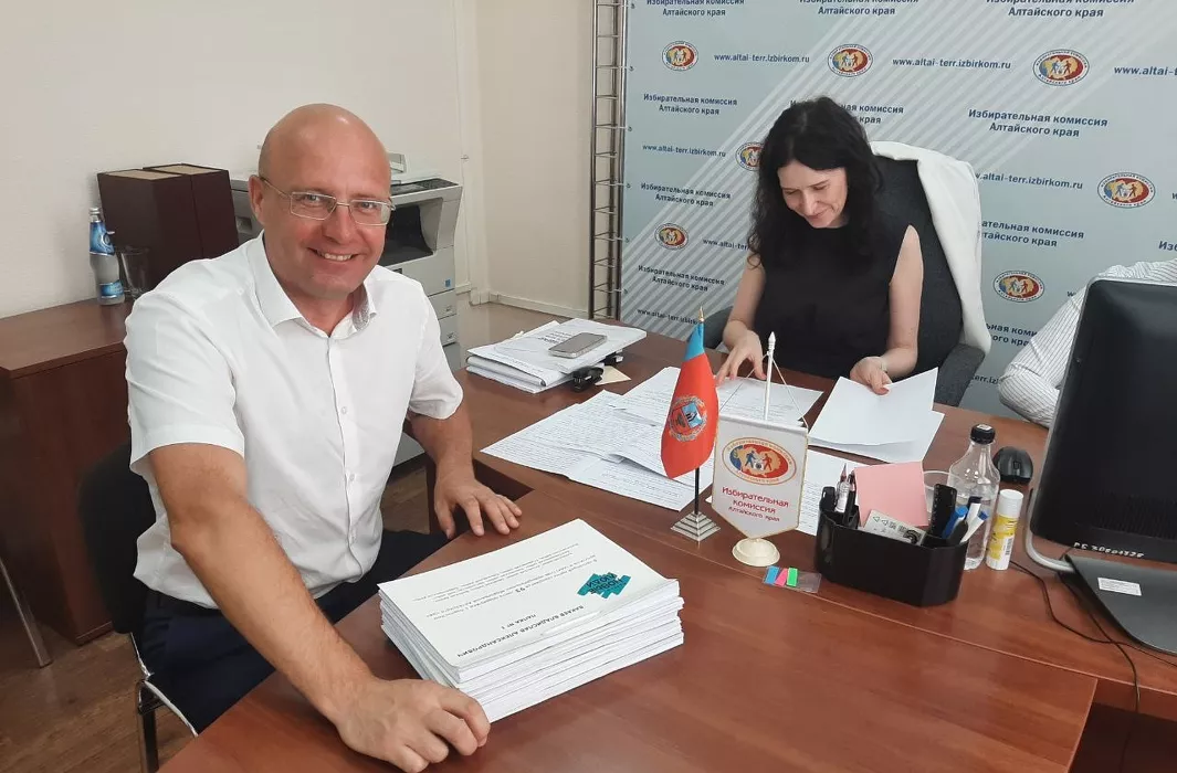 Один из кандидатов отказался от борьбы за пост губернатора Алтайского края