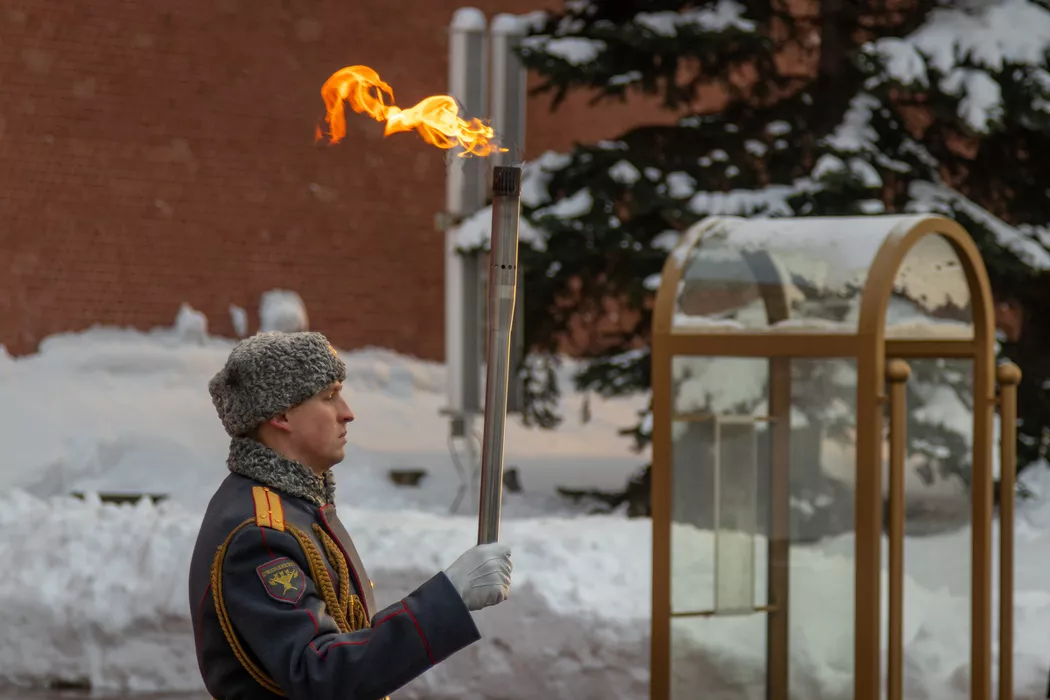 В Москве прошла церемония передачи частицы Вечного огня в Барнаул