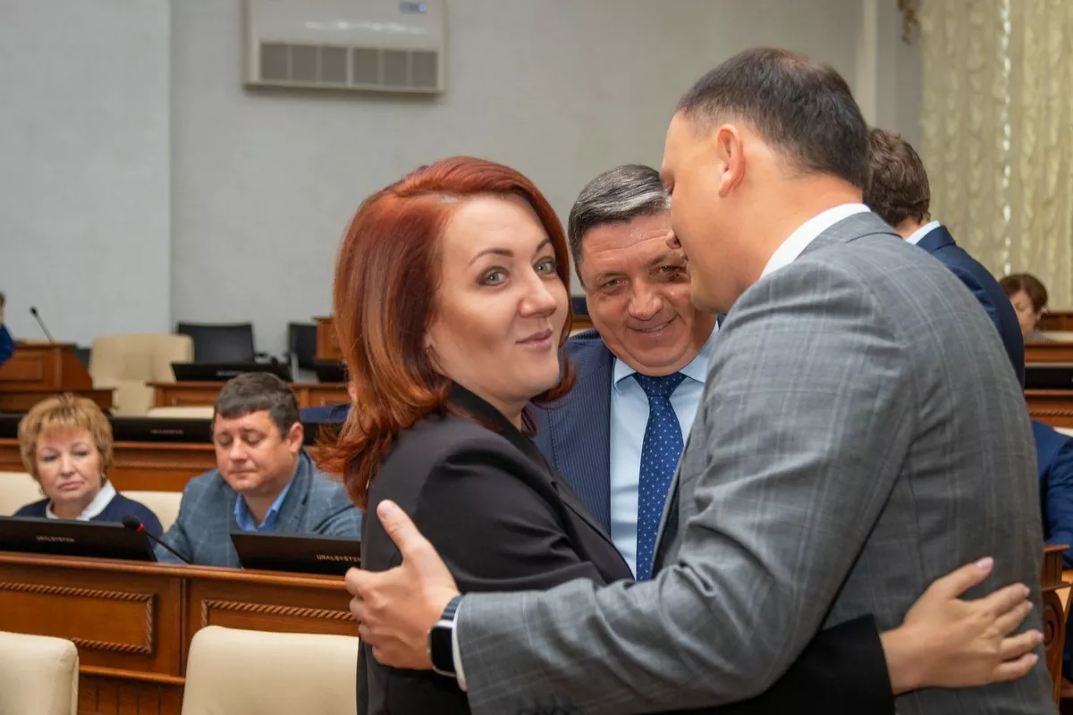Наталья Кувшинова впервые посетила сессию АКЗС в амплуа сенатора Совфеда