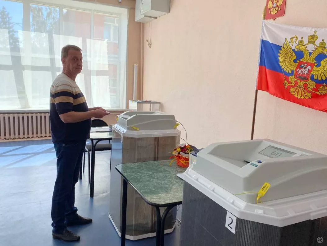 мэр Барнаула тоже отдал голос за своего кандидата