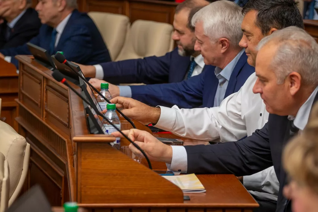 «Спасаем бедняков края»: алтайские депутаты оценили подход регионального правительства к бюджетированию