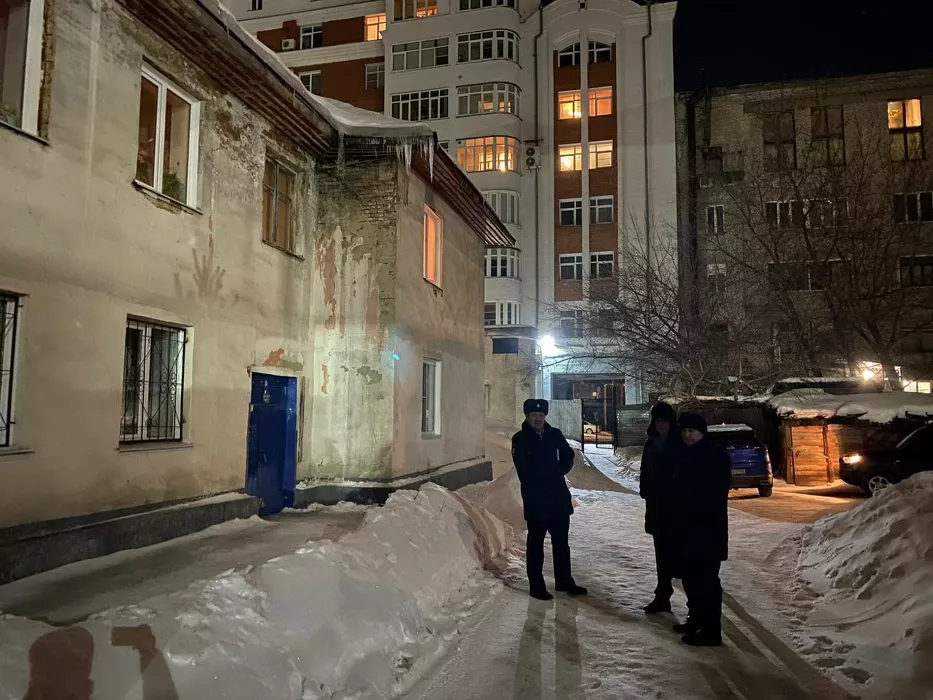 Власти экстренно выселили жильцов дома в центре Барнаула из-за угрозы обрушения (обновлено)