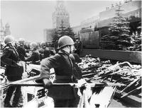 «Суть Времени»: символом денацификации для нас является не фотография коленопреклоненного канцлера Вилли Брандта, а пораженные знамена фашистского рейха у стен Кремля