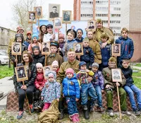 «Ростелеком» в Барнауле поддержал детский «Бессмертный полк»