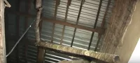Барнаульская УК назвала обрушение потолка в старой двухэтажке плановым