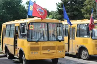 Подаренные школьные автобусы
