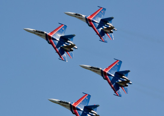 «Стрижи», парашютисты и главком ВВС: в Барнауле будут агитировать служить по контракту
