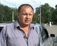 Председатель Федерации автовладельцев Алтая Виктор Клепиков: не
нужно лезть в политику, лозунг отставки правительства нужно
убрать...