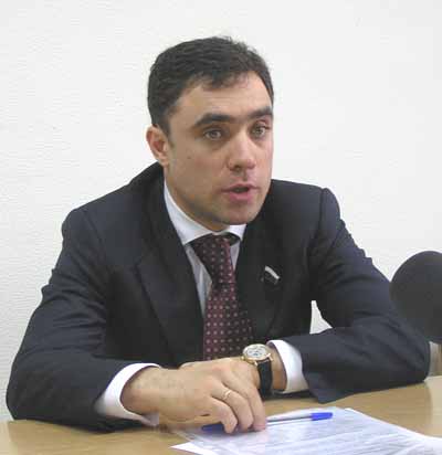 Питерский миллиардер Юрий Свердлов не имел выбора, поэтому и
стал депутатом Госдумы от Алтайского края.