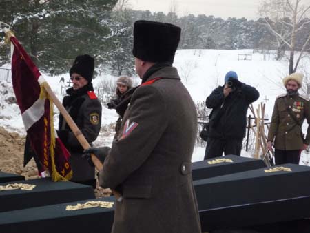 В Барнауле перезахоронили останки 23-х белых офицеров. Фоторепортаж.