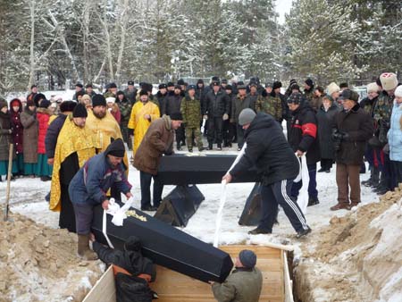 В Барнауле перезахоронили останки 23-х белых офицеров. Фоторепортаж.