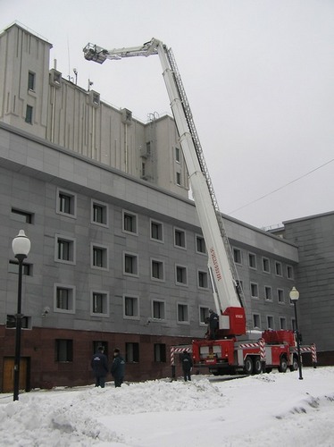 В Барнауле &quot;горел&quot; краевой драмтеатр. Фоторепортаж.