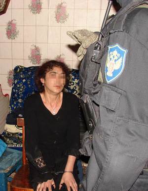 В Рубцовске задержана цыганка, торговавшая героином
возле школы.