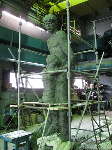 Памятник жертвам политических репрессий, который 
будет установлен в Барнауле, изготавливают в московской мастерской. Фото.