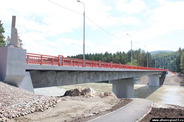 25 июня будет открыт новый мост через Катунь в районе села Ая.