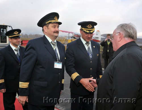 Аэропорт Горно-Алтайска успешно принял аэробус А-320. Фото.
