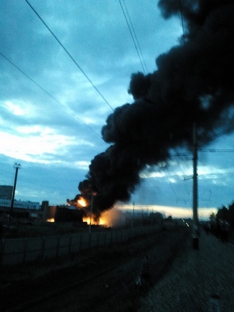 Мачтопропиточный завод горел в Новоалтайске. Фото+видео.