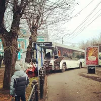 Семь человек пострадало в результате столкновения двух автобусов и «КамАЗа» на проспекте Ленина в Барнауле