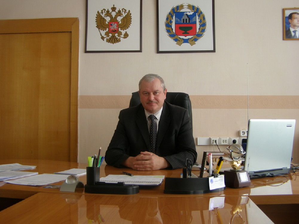 Должность главы администрации Косихинского района получил Константин Татарников