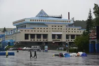 Град в Горно-Алтайске повредил стеклянный купол Национального театра