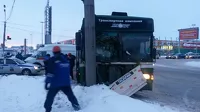 В очередном ДТП с участием автобуса пострадало несколько барнаульцев