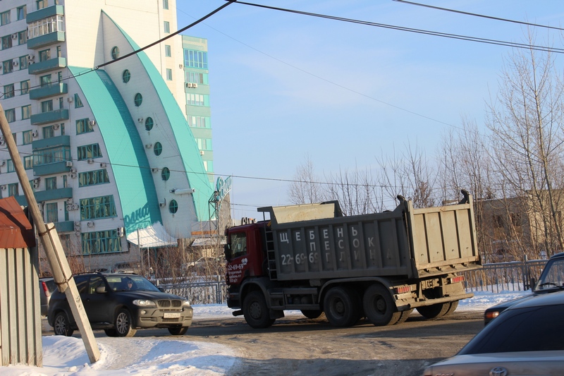 Большегрузы могут лишить Барнаул одной из важнейших транспортных артерий