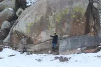 Археологи обнаружили самый крупный наскальный «баннер» в горах Алтая