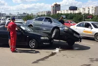 Последствия столкновения машин на улице Малахова