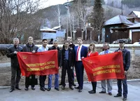 Сергей Матасов (в центре в галстуке) с коллегами из республиканского реготделения