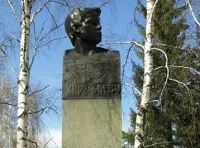 Памятник Кире Баеву в Барнауле
