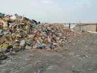 Кучи мусора завалили значительную территорию