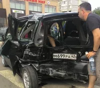 Toyota Funcargo после столкновения