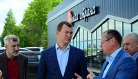 Александр Студеникин отчитывается перед депутатом Госдумы Михаилом Дегтяревым