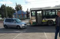 Удар пришелся в заднюю часть автобуса