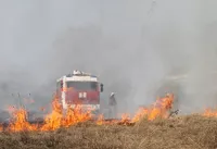 Спасатели тушат пожары