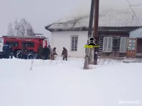 Пожарные пытались спасти магазин всеми силами