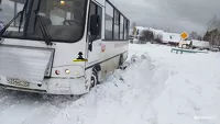 2 января на дороге по улице Лазурной застрял автобус