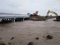 Мост едва не смыло