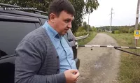 Иван Бибиков заявил журналистам, что якобы имеет право перекрыть дорогу