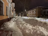 Даже в центре Барнаула пешеходам пройти сложно